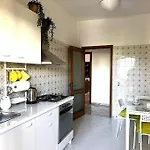 Lucky House Апартаменти *